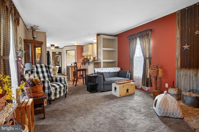 39 COUNTRY CLUB RD W, Northampton, PA 18067