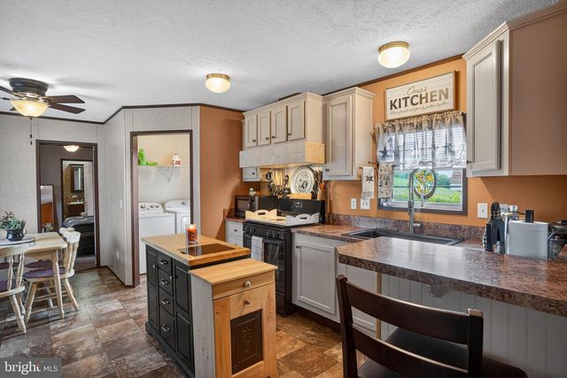 39 COUNTRY CLUB RD W, Northampton, PA 18067