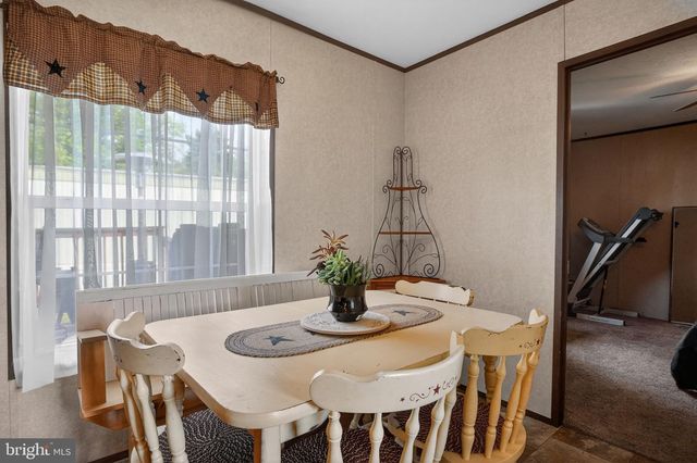 39 COUNTRY CLUB RD W, Northampton, PA 18067
