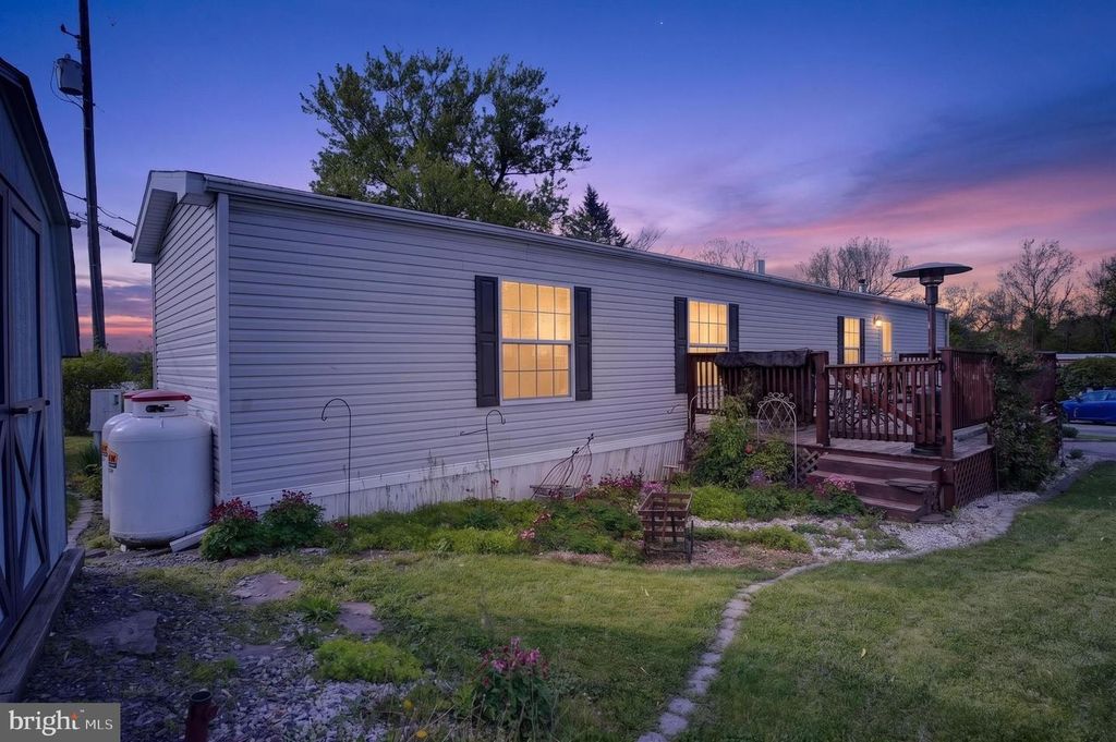 39 COUNTRY CLUB RD W, Northampton, PA 18067