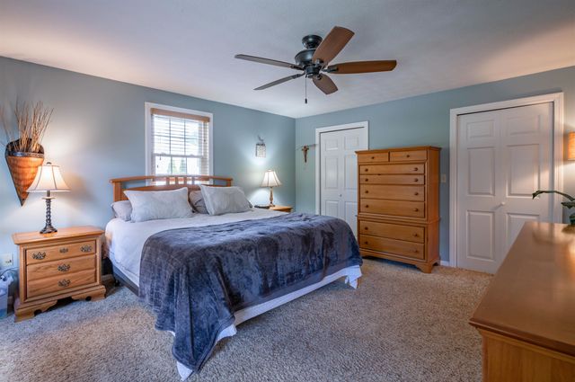 38 Robin Drive, Hudson, NH 03051
