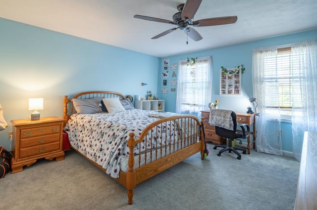 38 Robin Drive, Hudson, NH 03051