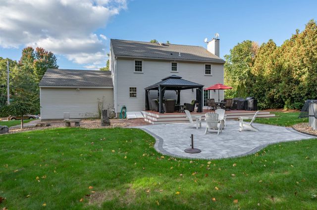 38 Robin Drive, Hudson, NH 03051
