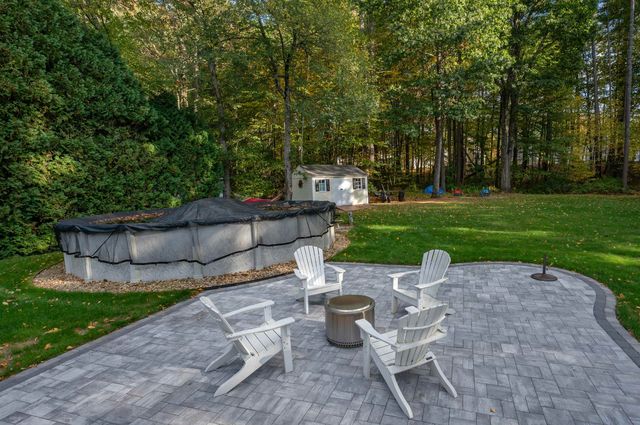 38 Robin Drive, Hudson, NH 03051