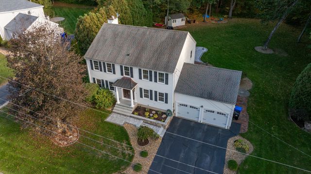 38 Robin Drive, Hudson, NH 03051
