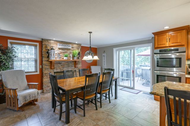 38 Robin Drive, Hudson, NH 03051