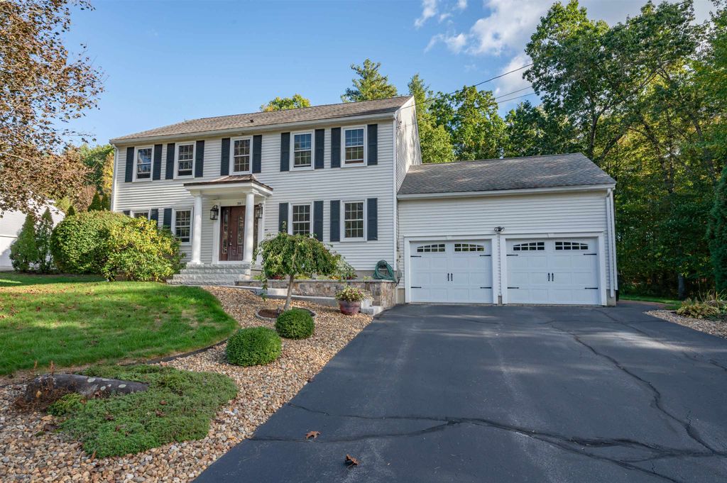 38 Robin Drive, Hudson, NH 03051