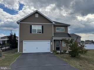 96 VERMEER LN, Martinsburg, WV 25401