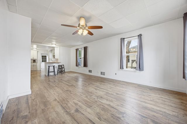 310 14th Street S, Fargo, ND 58103