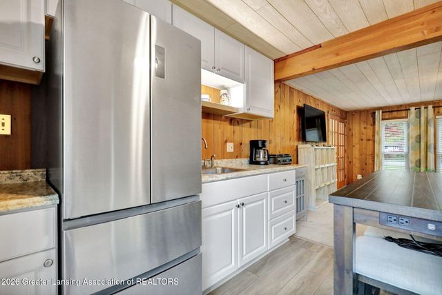 111 Feldspar Drive, Williamston, MI 48895