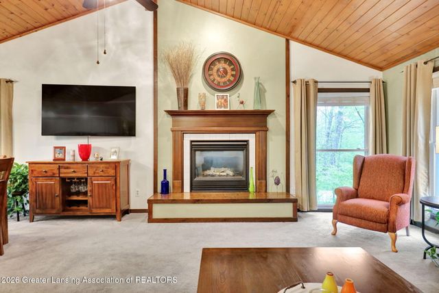 111 Feldspar Drive, Williamston, MI 48895