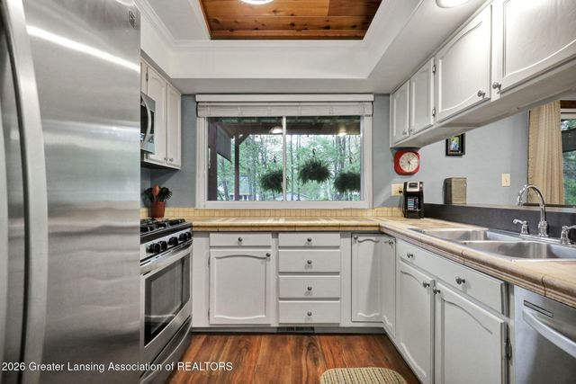111 Feldspar Drive, Williamston, MI 48895