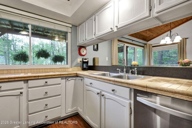 111 Feldspar Drive, Williamston, MI 48895