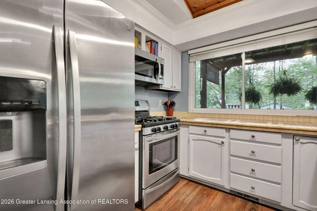 111 Feldspar Drive, Williamston, MI 48895