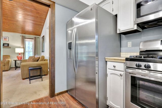 111 Feldspar Drive, Williamston, MI 48895