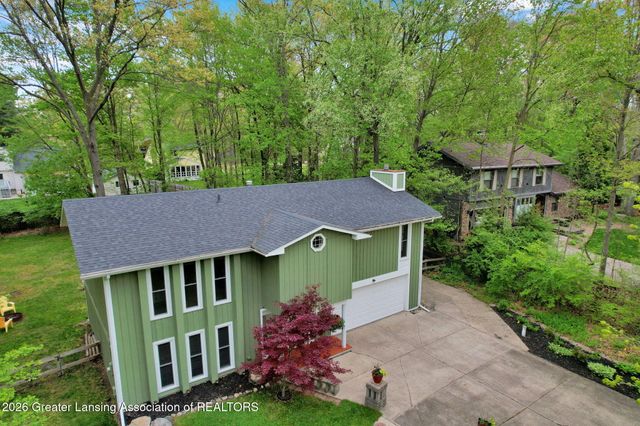 111 Feldspar Drive, Williamston, MI 48895