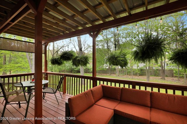111 Feldspar Drive, Williamston, MI 48895