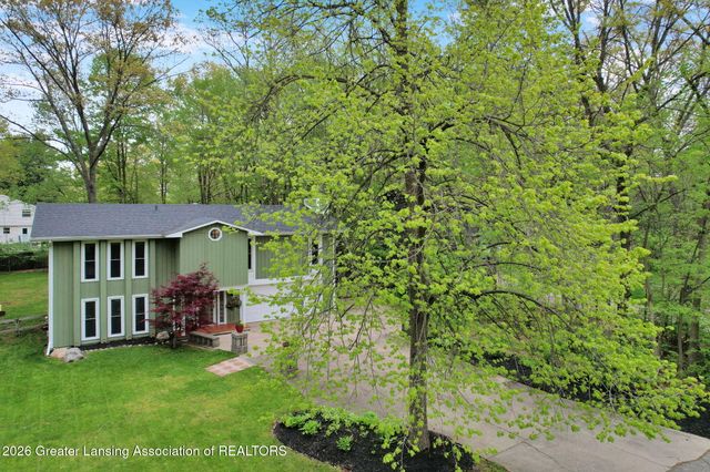 111 Feldspar Drive, Williamston, MI 48895