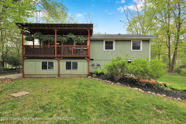 111 Feldspar Drive, Williamston, MI 48895