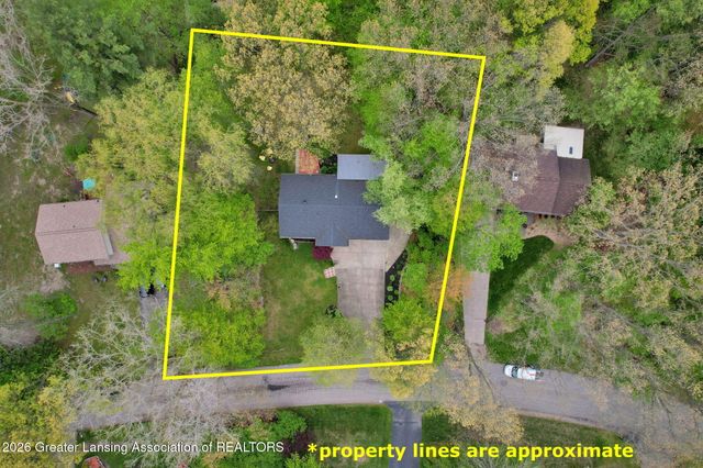 111 Feldspar Drive, Williamston, MI 48895