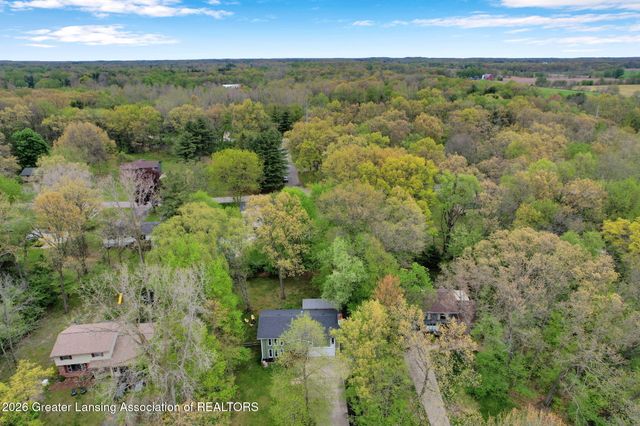 111 Feldspar Drive, Williamston, MI 48895