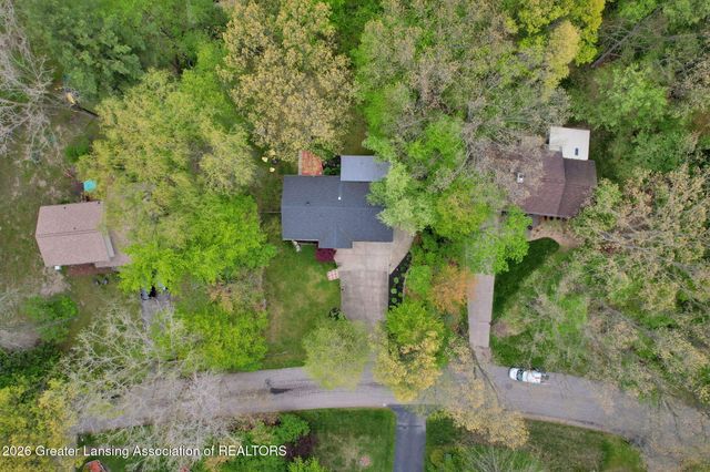 111 Feldspar Drive, Williamston, MI 48895