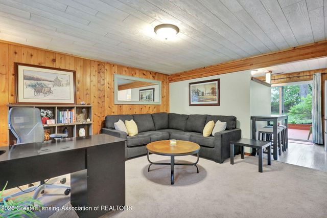 111 Feldspar Drive, Williamston, MI 48895