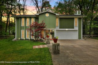 111 Feldspar Drive, Williamston, MI 48895