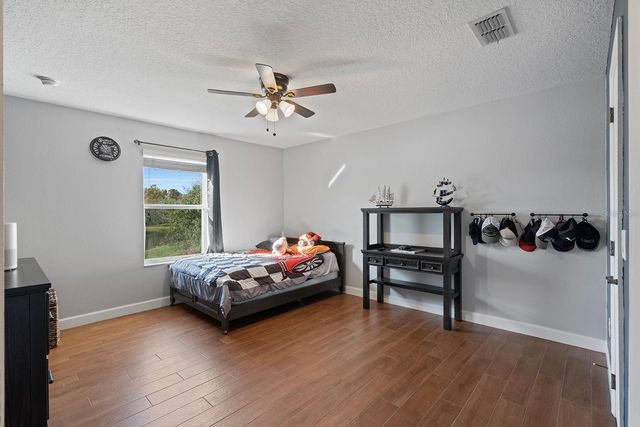 4916 PARKVIEW DRIVE, St Cloud, FL 34771