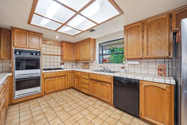 4124 Mindt Ct, Carmichael, CA 95608