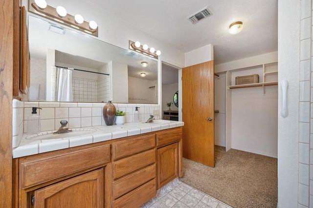 4124 Mindt Ct, Carmichael, CA 95608