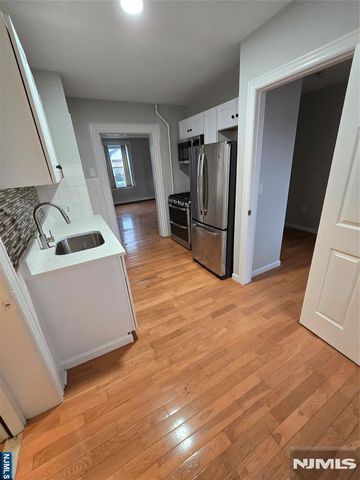 81 Main Street, Ramsey, NJ 07446