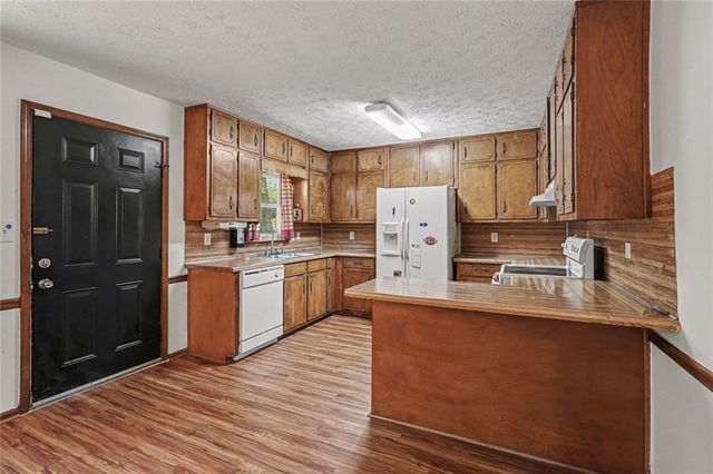 3200 Woodbridge, Snellville, GA 30039