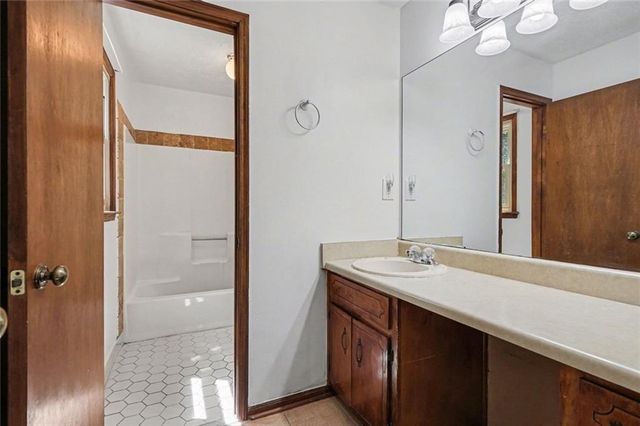 3200 Woodbridge, Snellville, GA 30039