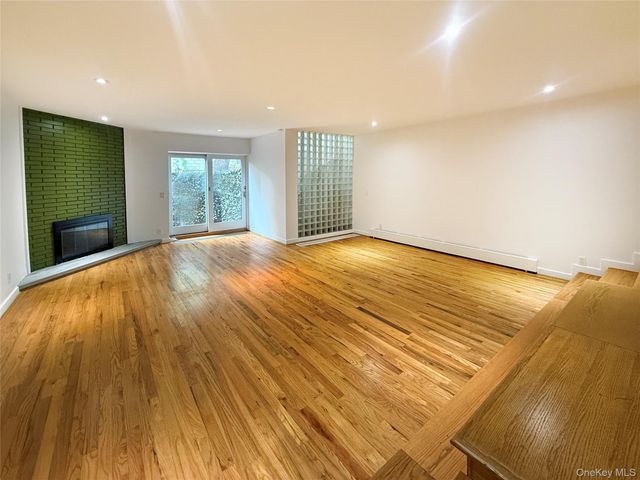 21-13 45th Avenue, Long Island City, NY 11101