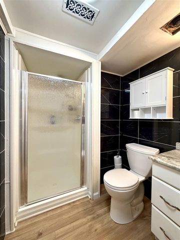 22727 Renford Street, Novi, MI 48375