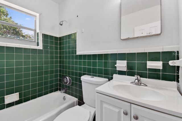 1172 W 34th Street 1, Riviera Beach, FL 33404