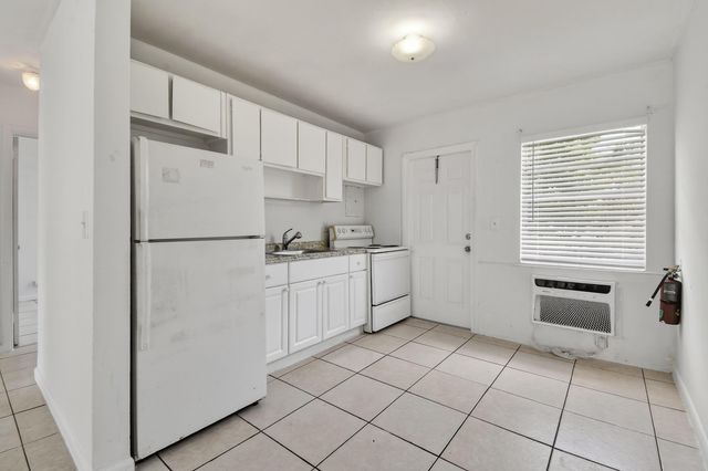1172 W 34th Street 1, Riviera Beach, FL 33404