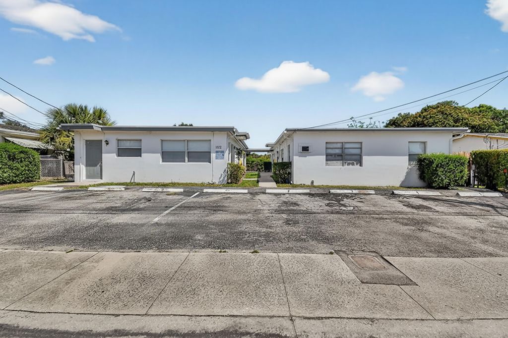1172 W 34th Street 1, Riviera Beach, FL 33404