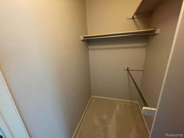 38295 Saratoga Circle, Farmington Hills, MI 48331