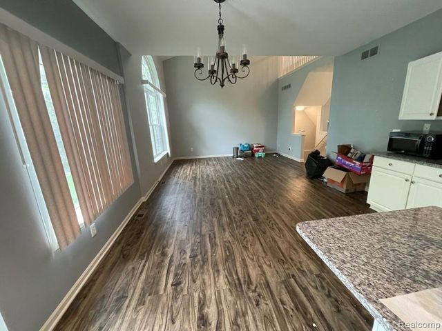 38295 Saratoga Circle, Farmington Hills, MI 48331