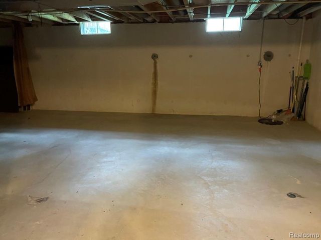 38295 Saratoga Circle, Farmington Hills, MI 48331