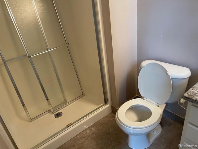 38295 Saratoga Circle, Farmington Hills, MI 48331