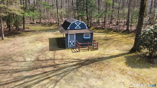 933 Vauxhall St Extension, Waterford, CT 06375