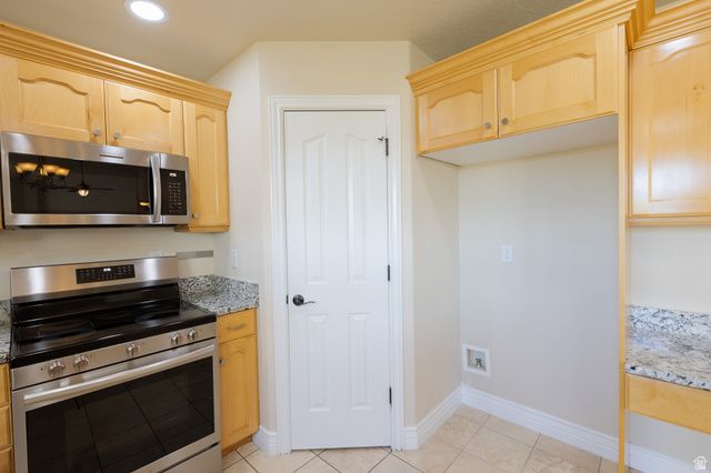 9579 N APPLE CT, Cedar Hills, UT 84062
