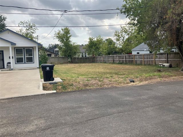 414 Owens Street, Houston, TX 77029