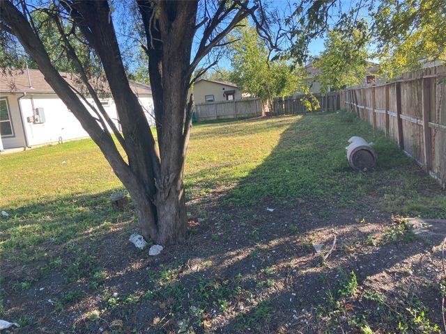 414 Owens Street, Houston, TX 77029