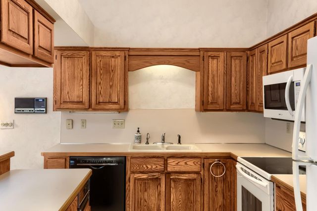 5723 Donegal Drive, Shoreview, MN 55126