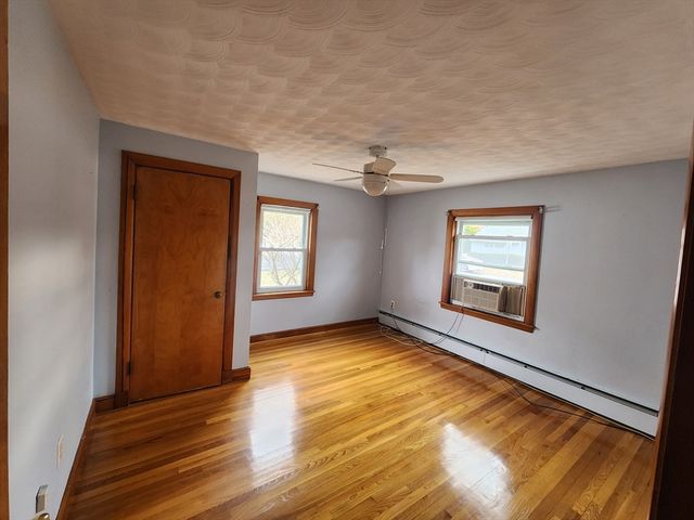 15 York Ter, Lynn, MA 01904