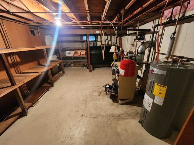 15 York Ter, Lynn, MA 01904